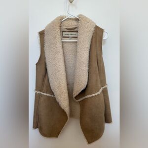 Faux Suede & Sherpa Faux Fur Sort Lined Tan Camel Vest Sleeveless médiums